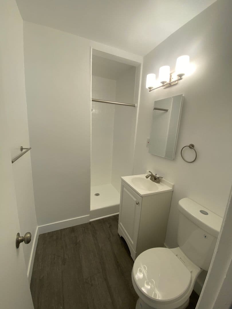 Los Angeles Apartment: 3956 Stevely Ave