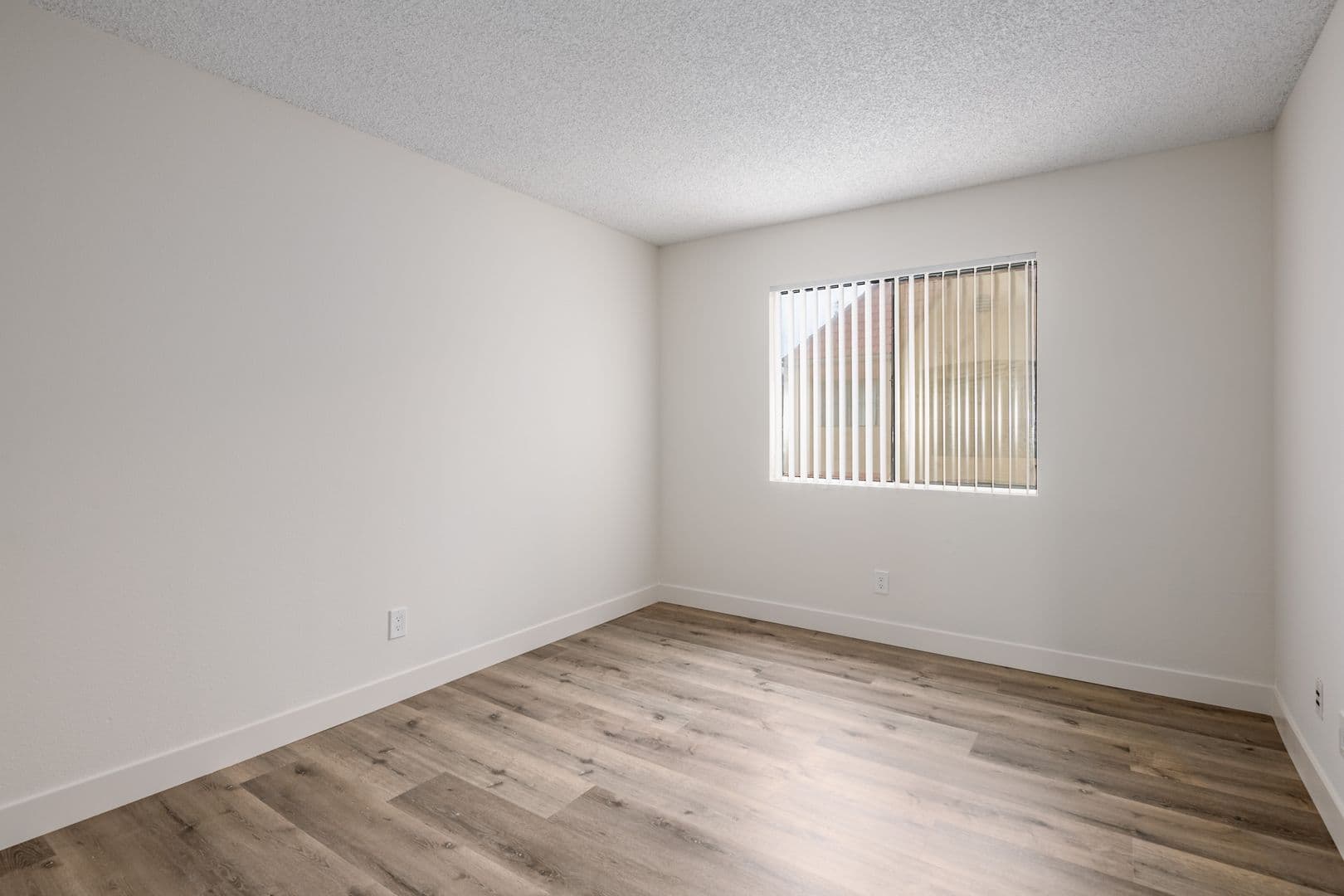 Glendale Apartment: 1010 - 1012 E Acacia Ave