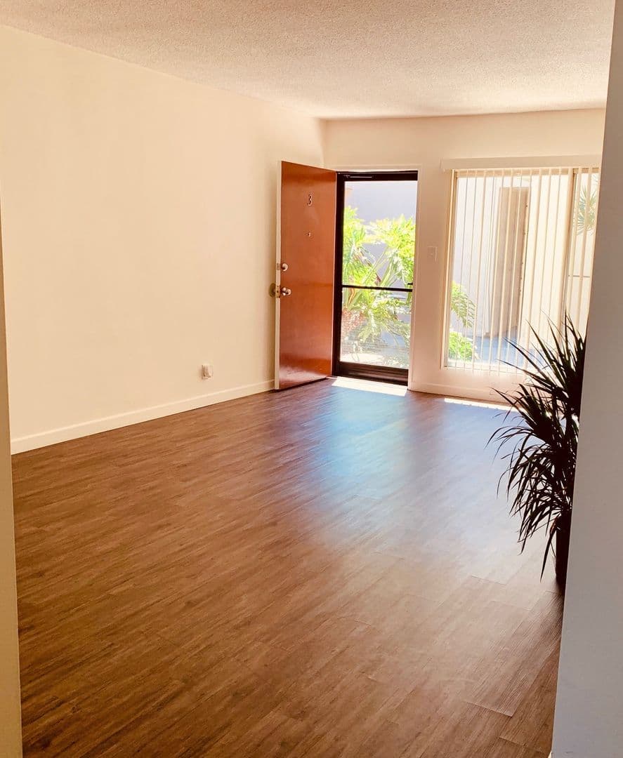 Los Angeles Apartment: 6125 Horner Street