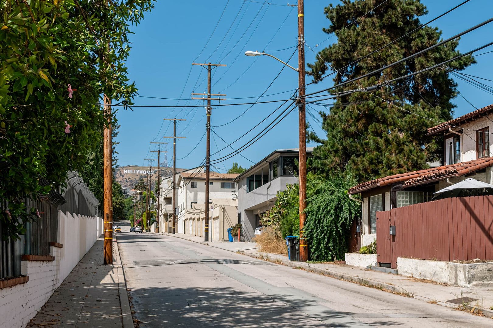 Los Angeles Apartment: 2001 N Beachwood Dr