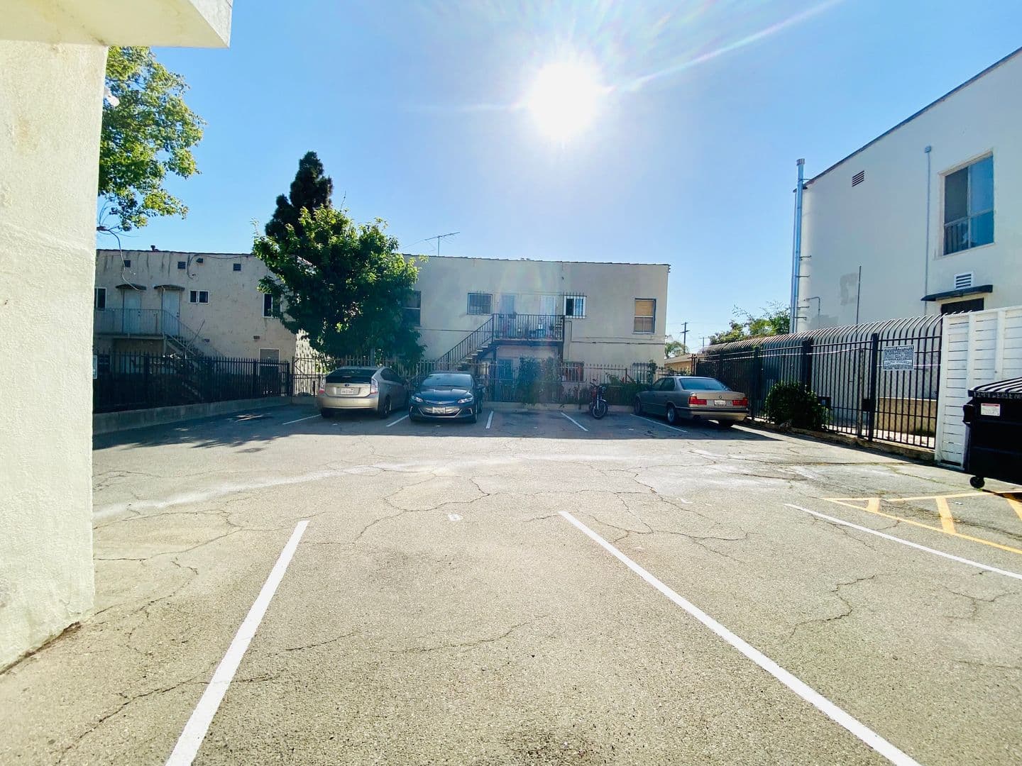 Los Angeles Apartment: 1249 N Edgemont Street