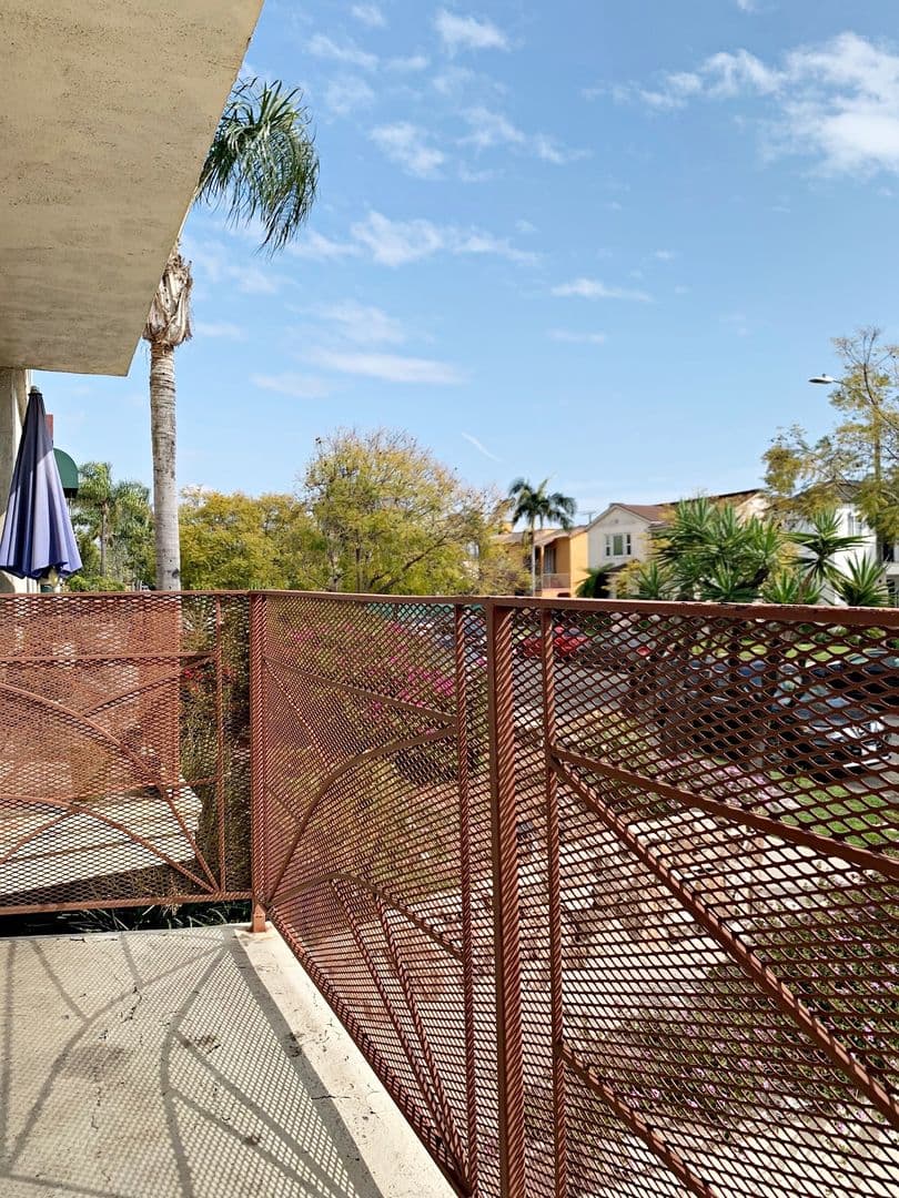 Los Angeles Apartment: 6125 Horner Street