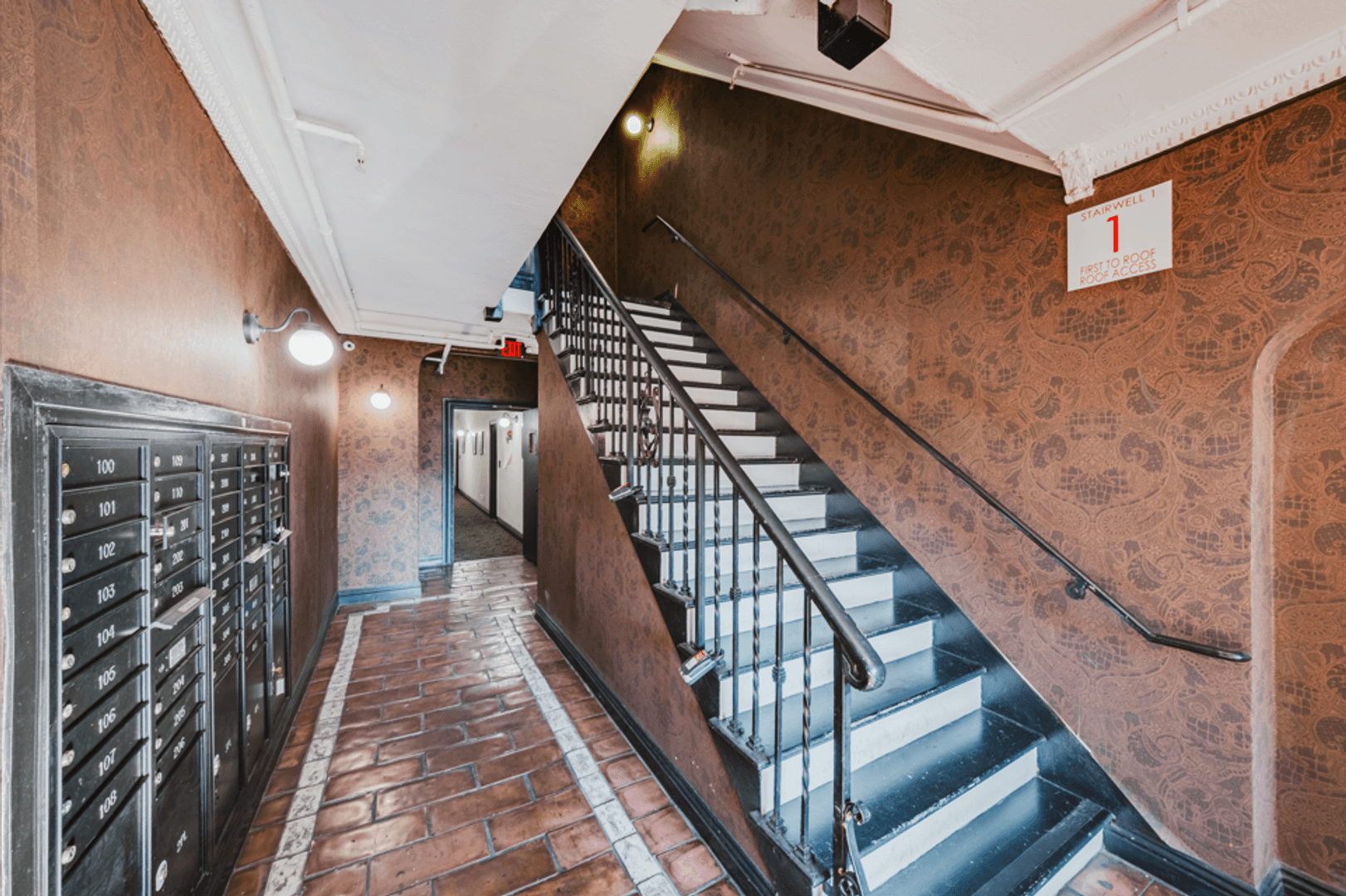 Los Angeles Apartment: 412 S Lake Street