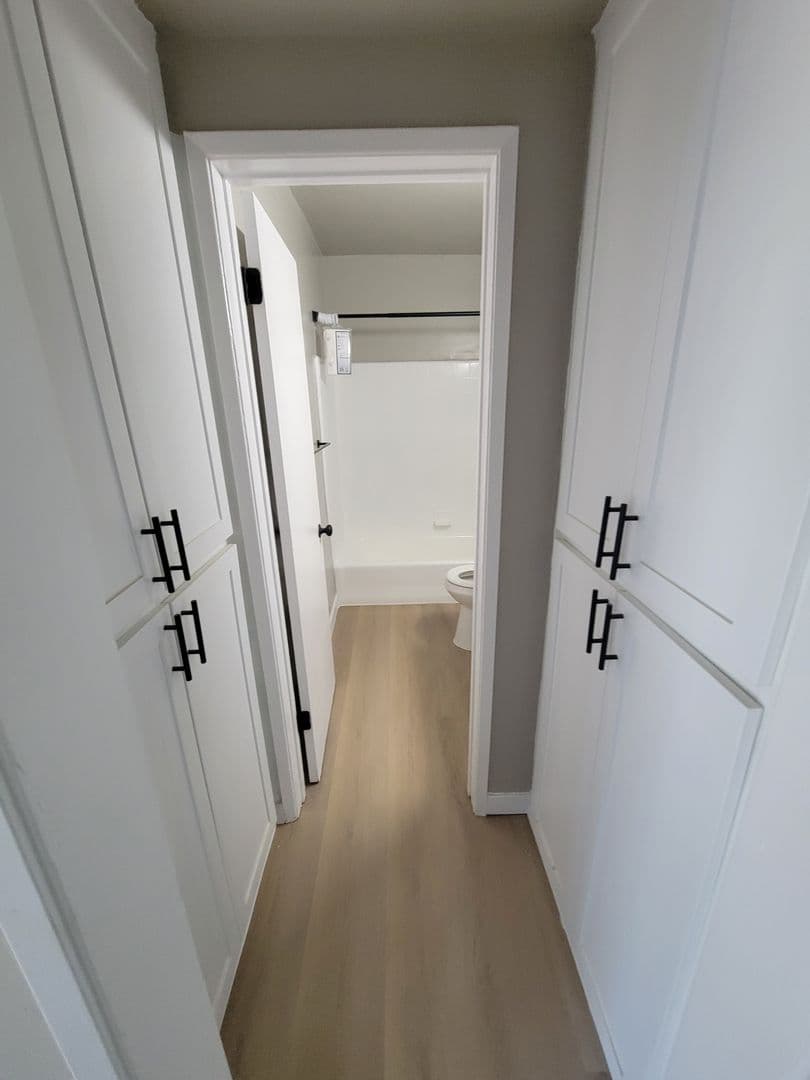 Los Angeles Apartment: 4066 Coco Ave
