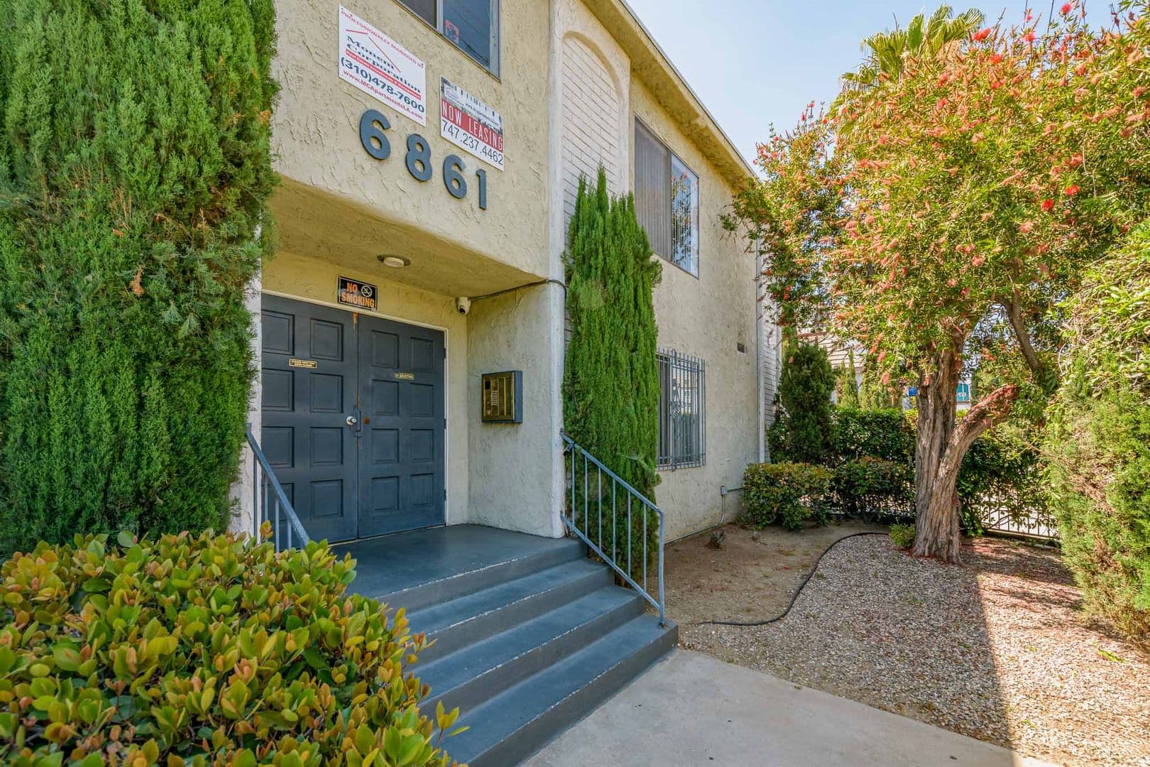 Van Nuys Apartment: 6861 Sepulveda Blvd