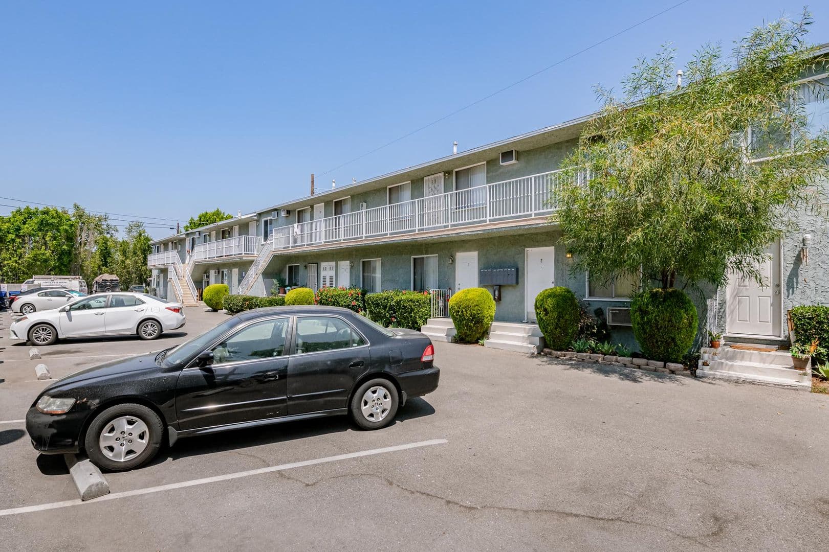Los Angeles Apartment: 6153, 6159 & 6165 Coldwater Canyon Ave
