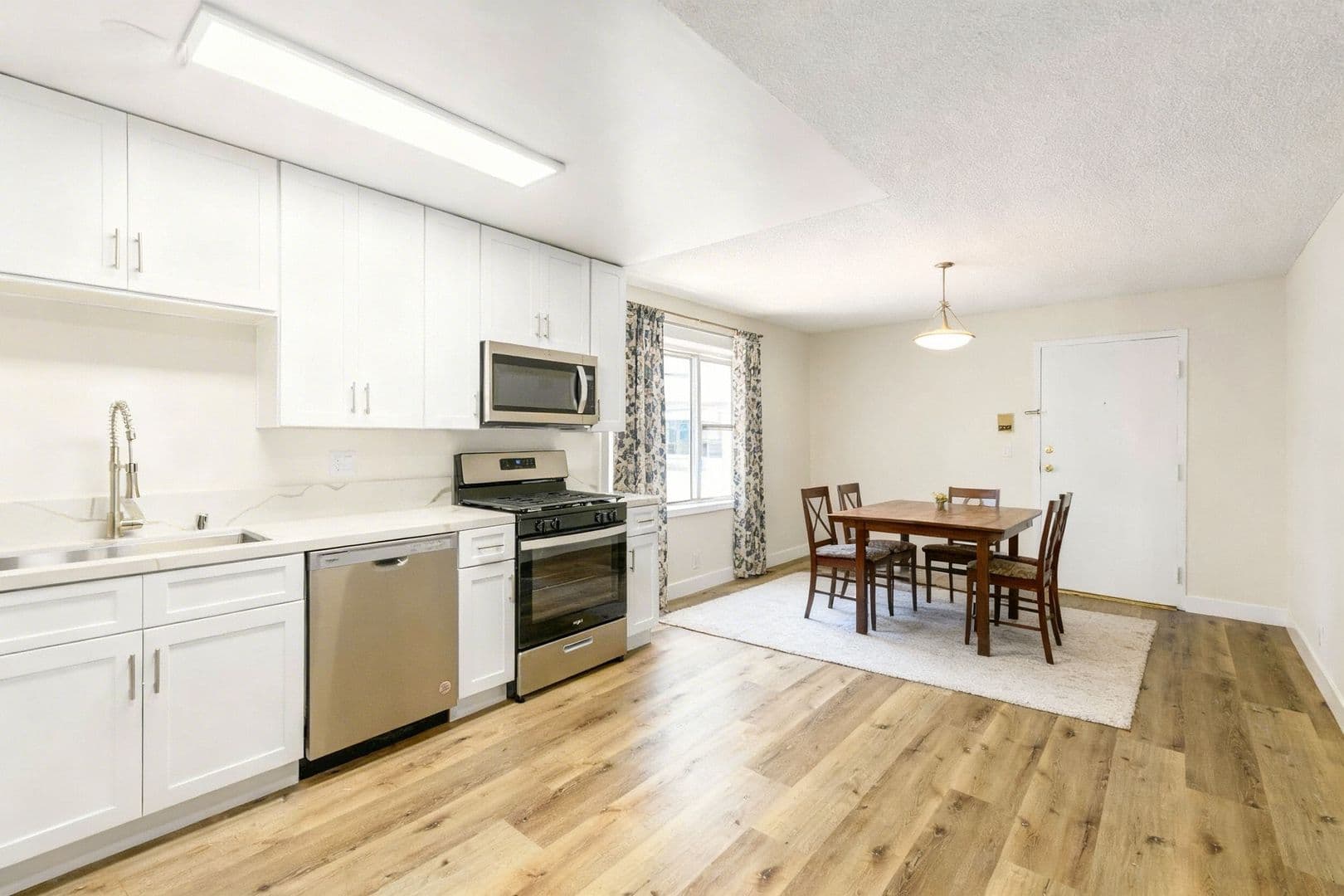 Van Nuys Apartment: 6861 Sepulveda Blvd