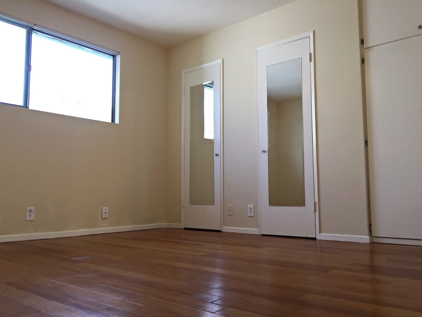 Los Angeles Apartment: 933 N Wilcox Ave
