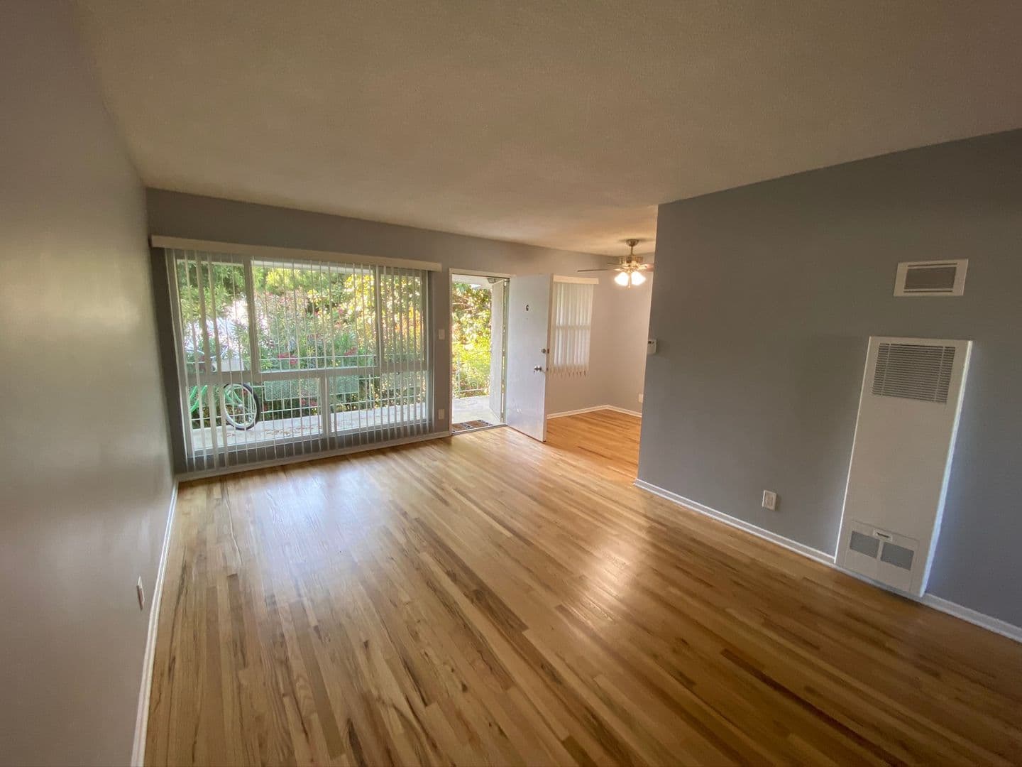 Santa Monica Apartment: 1227 11th Street