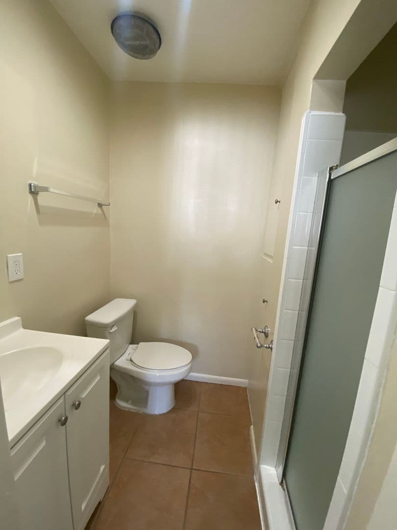 Los Angeles Apartment: 4025 Coco Ave