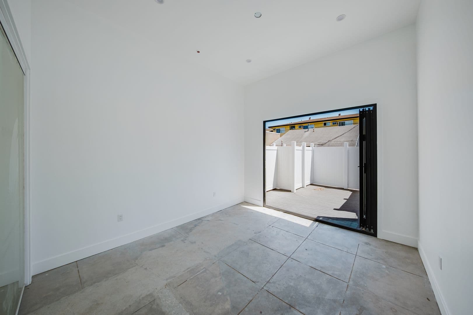 West Hollywood Apartment: 7764, 7766 & 7766 1/2 Santa Monica Blvd