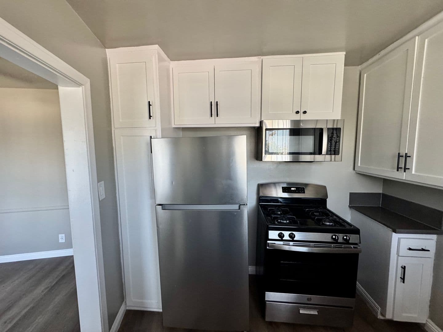 Los Angeles Apartment: 4066 Coco Ave