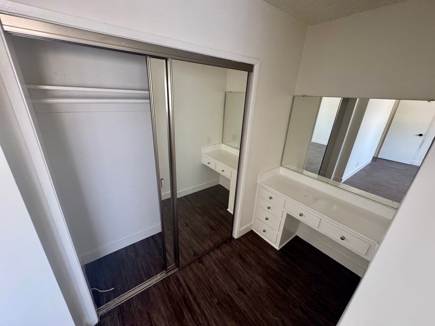Los Angeles Apartment: 3772 Lockland Drive