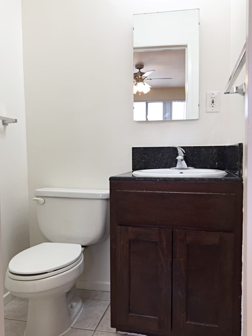 Los Angeles Apartment: 933 N Wilcox Ave