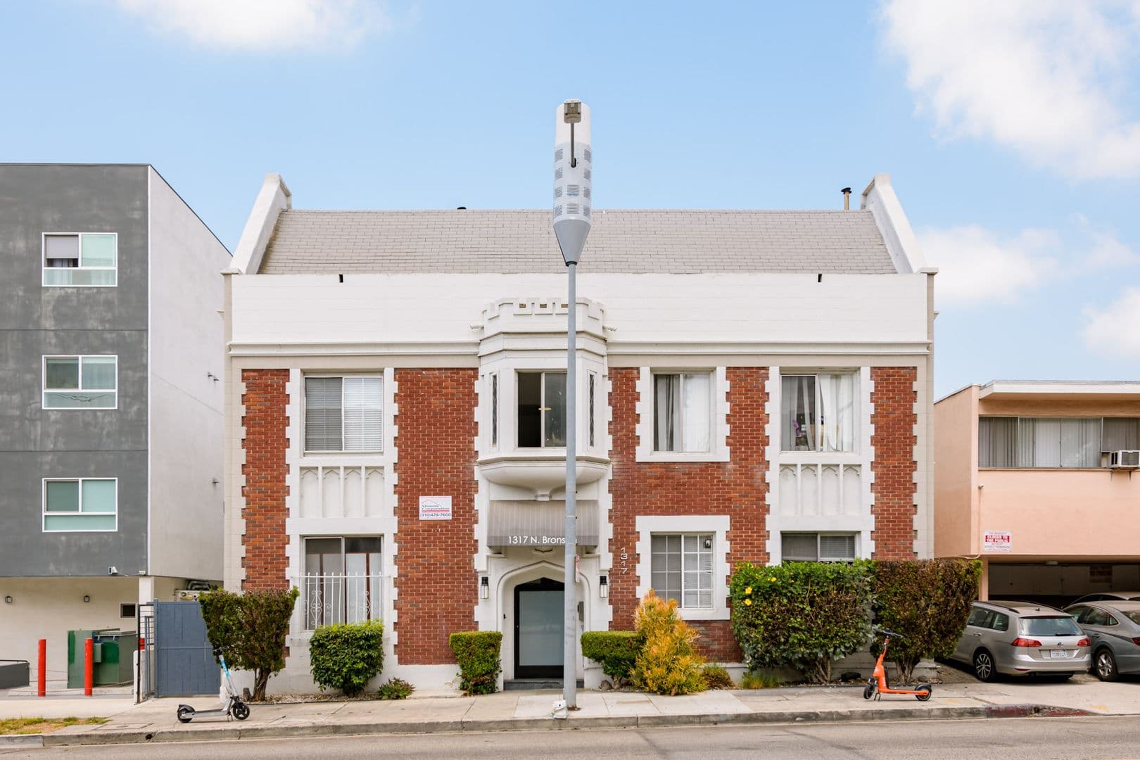 Los Angeles Apartment: 1317 N Bronson Ave