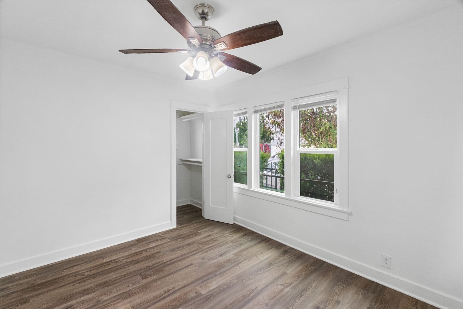 Los Angeles Apartment: 5414 Fountain Ave