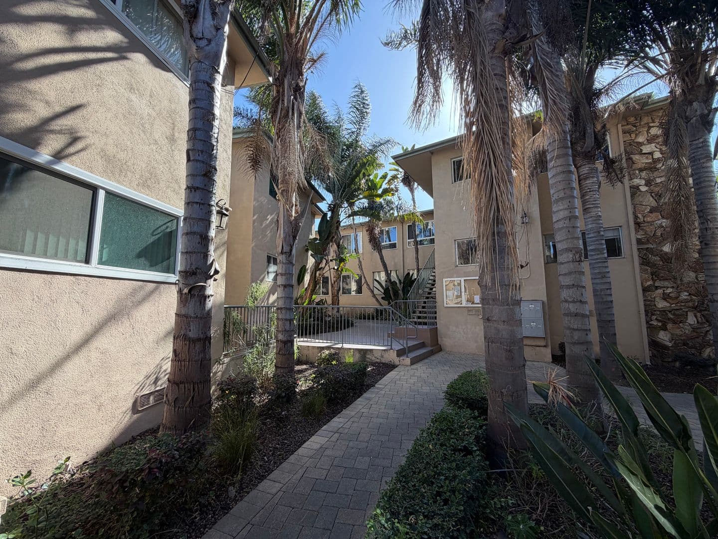 Los Angeles Apartment: 4046-4052 Coco Ave