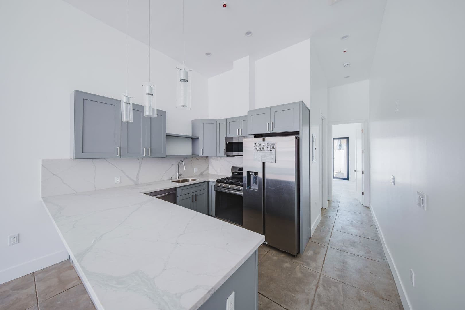 West Hollywood Apartment: 7764, 7766 & 7766 1/2 Santa Monica Blvd