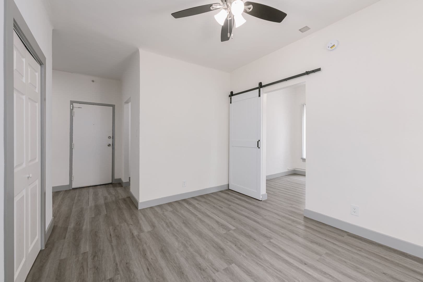 Los Angeles Apartment: 1623 N Mariposa Ave