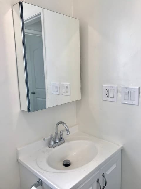 Los Angeles Apartment: 4840-4842 W Slauson Ave
