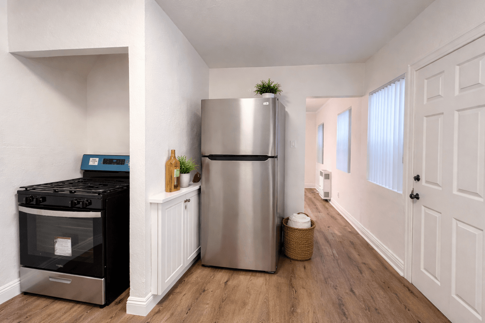 Los Angeles Apartment: 1234 N Berendo St