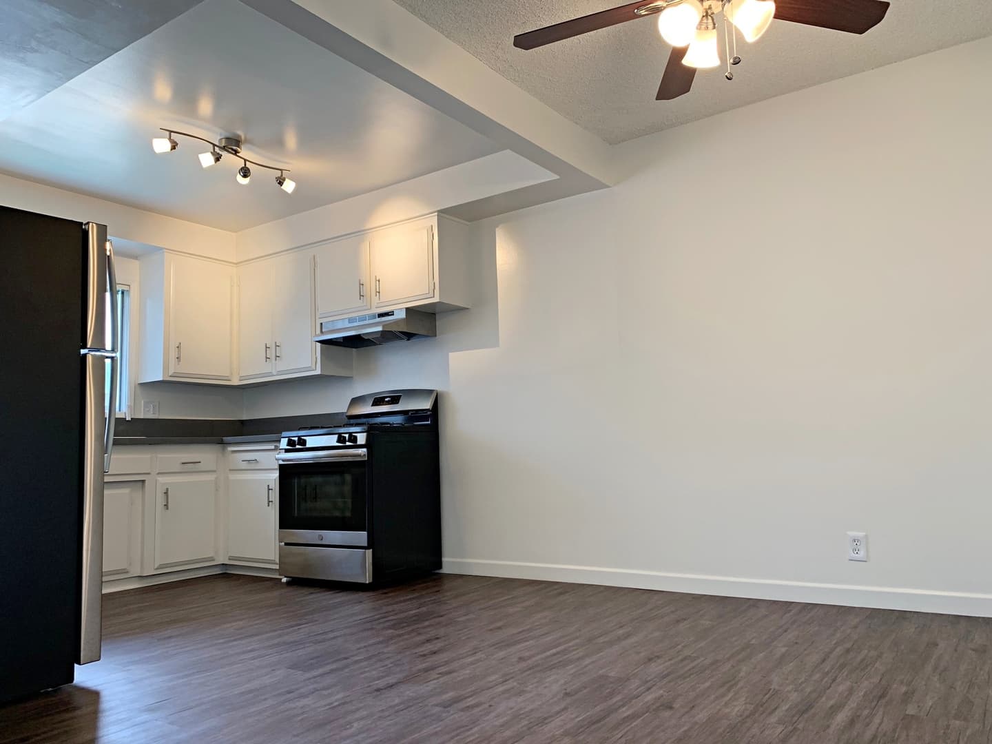 Los Angeles Apartment: 3772 Lockland Drive