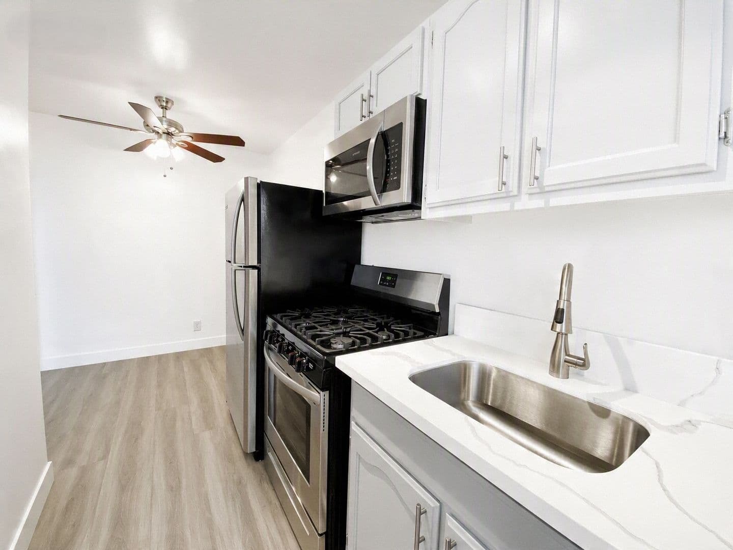 Los Angeles Apartment: 1210 N Berendo Street