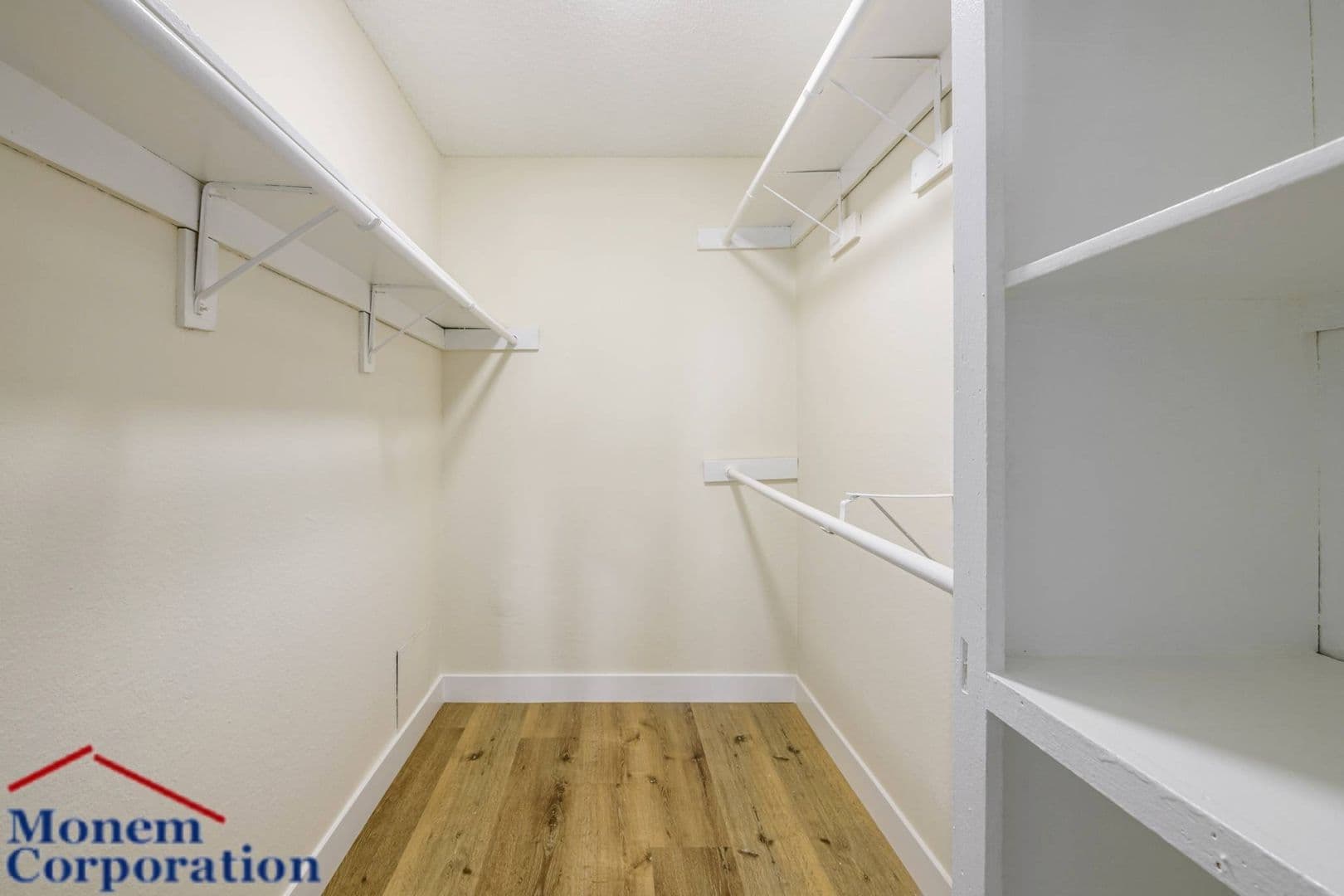 Van Nuys Apartment: 6861 Sepulveda Blvd