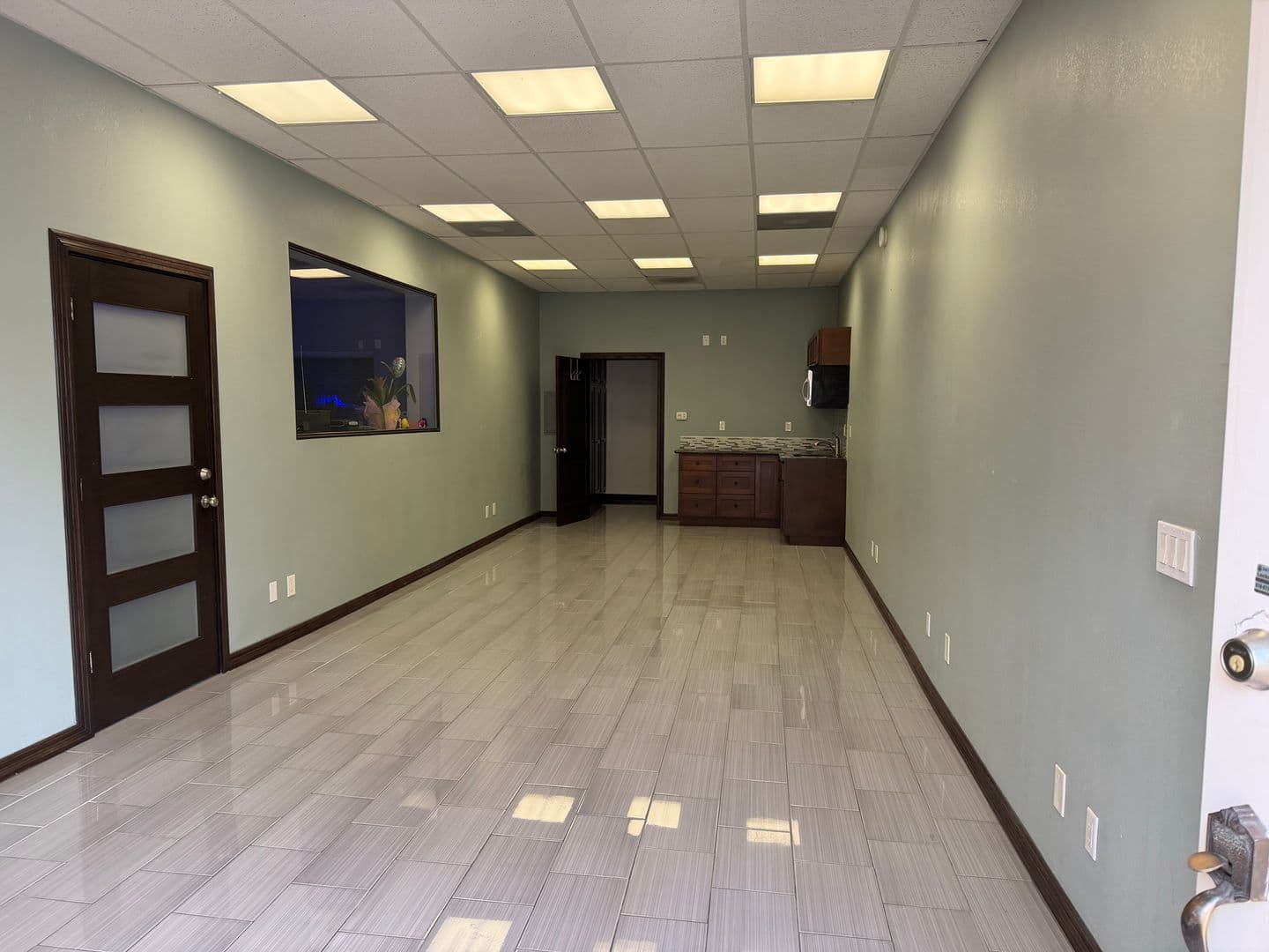 Los Angeles Apartment: 111 Hamlet St