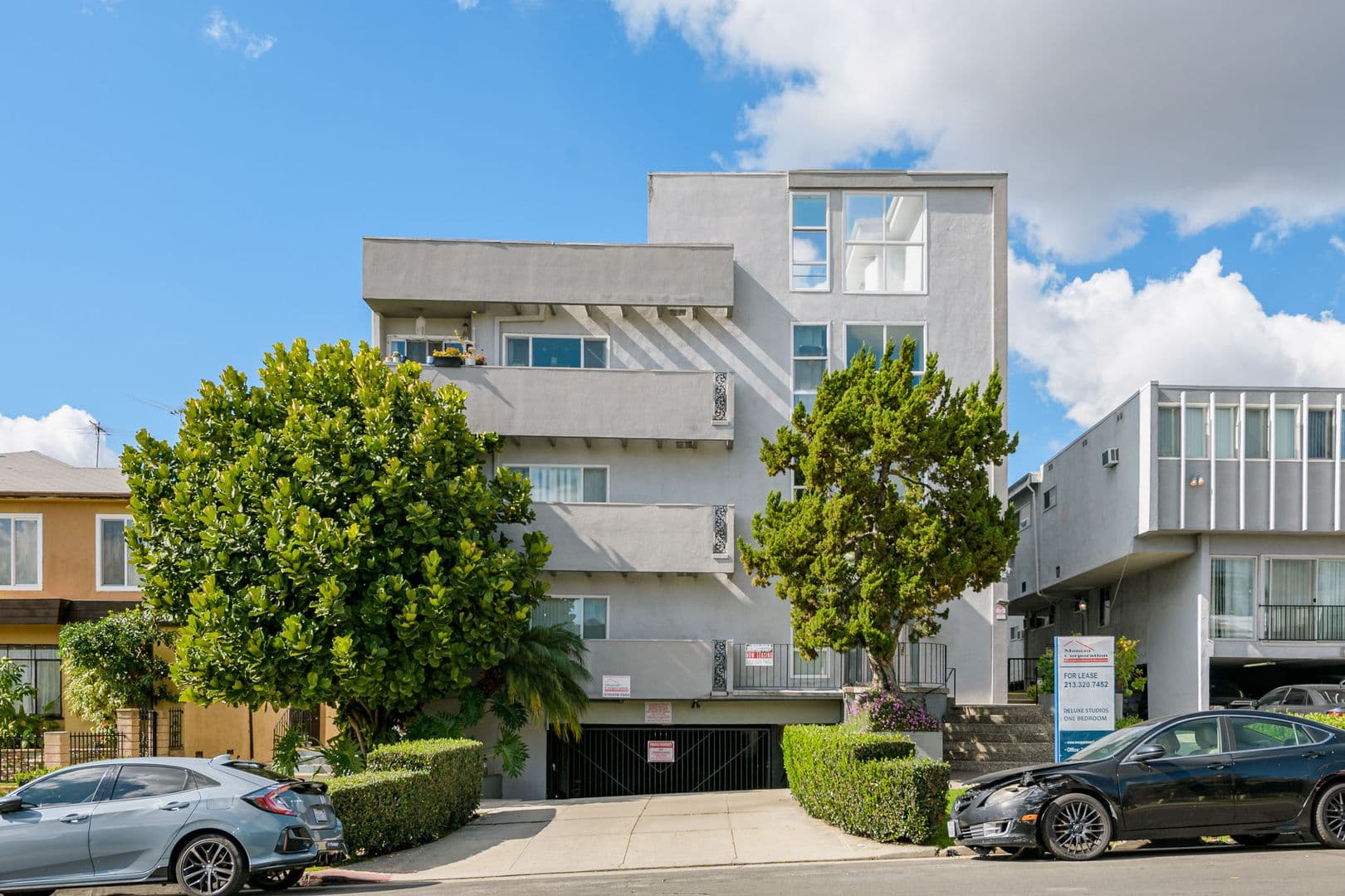 Los Angeles Apartment: 1847 Winona Blvd