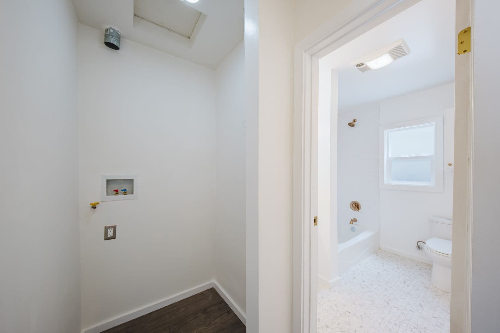 West Hollywood Apartment: 7764, 7766 & 7766 1/2 Santa Monica Blvd