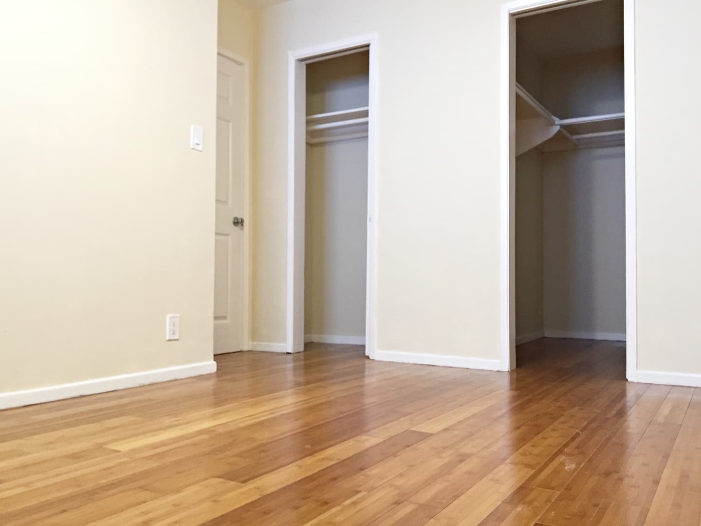 Los Angeles Apartment: 933 N Wilcox Ave