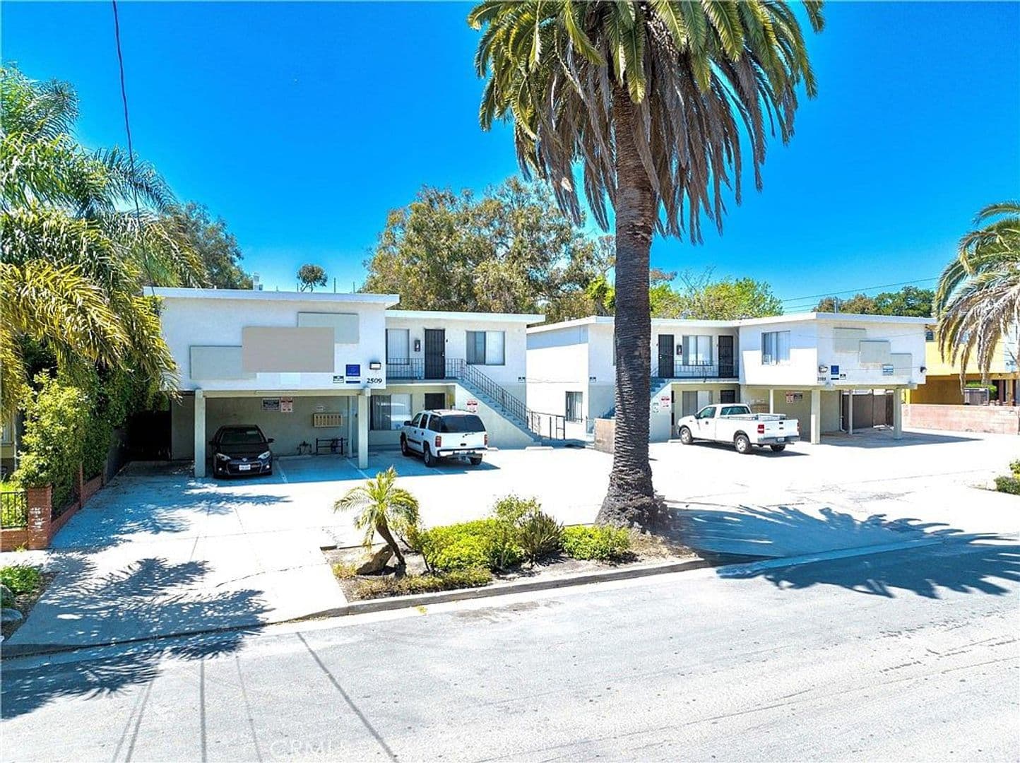 Los Angeles Apartment: 2505 & 2509 S Denison Ave