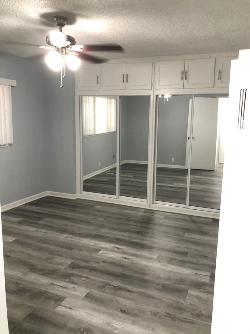 Los Angeles Apartment: 4847 W. Slauson Ave