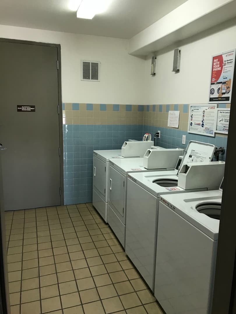 Los Angeles Apartment: 251 Robinson Street