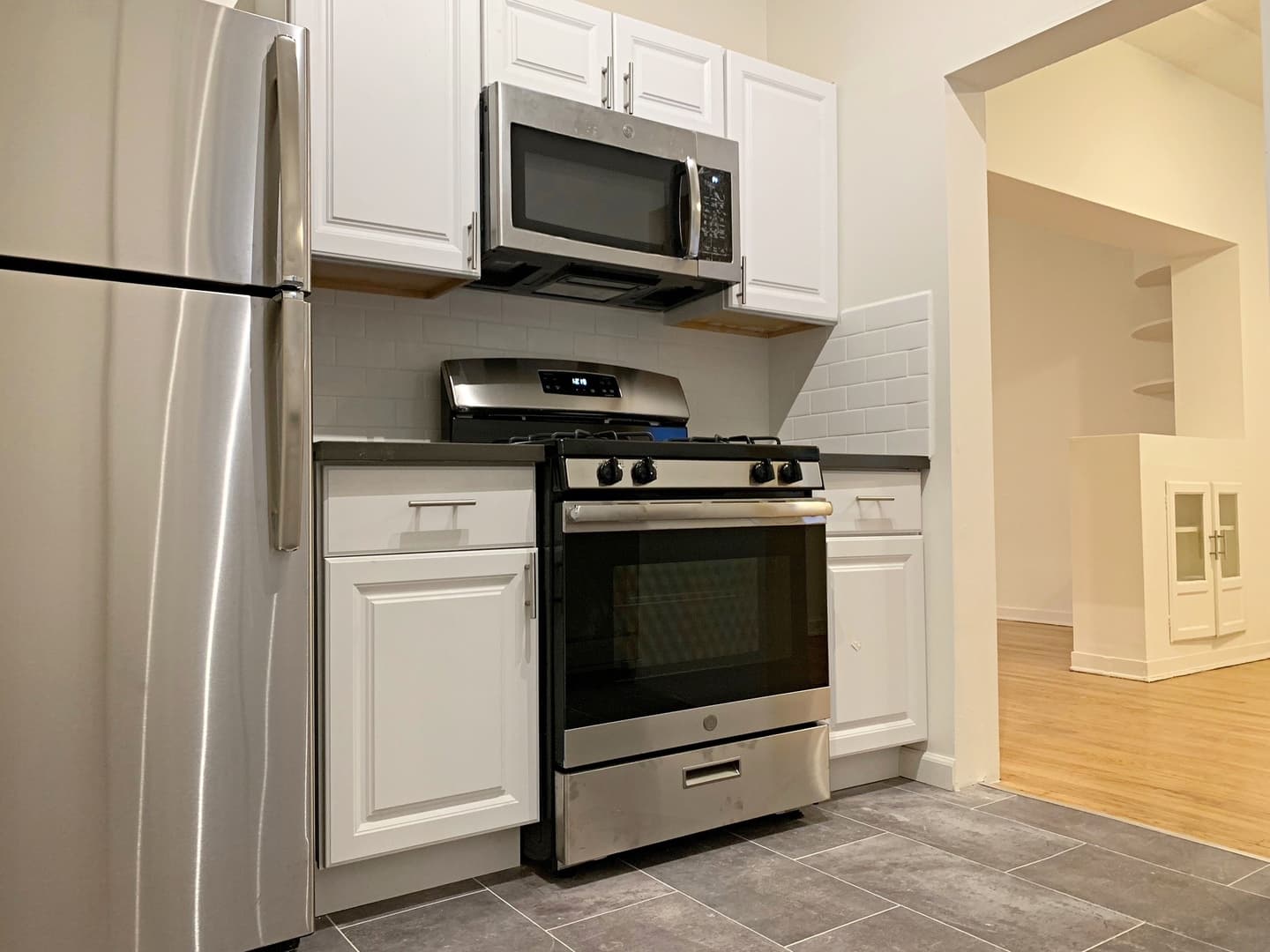 Los Angeles Apartment: 909 S Serrano Ave