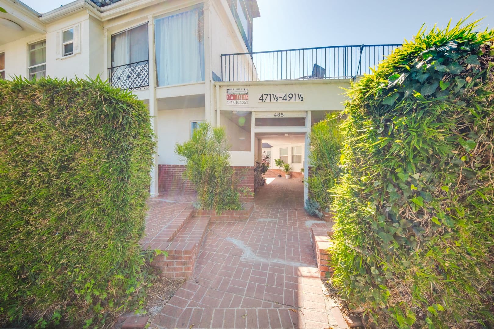 Beverly Hills Apartment: 485 S Roxbury Dr
