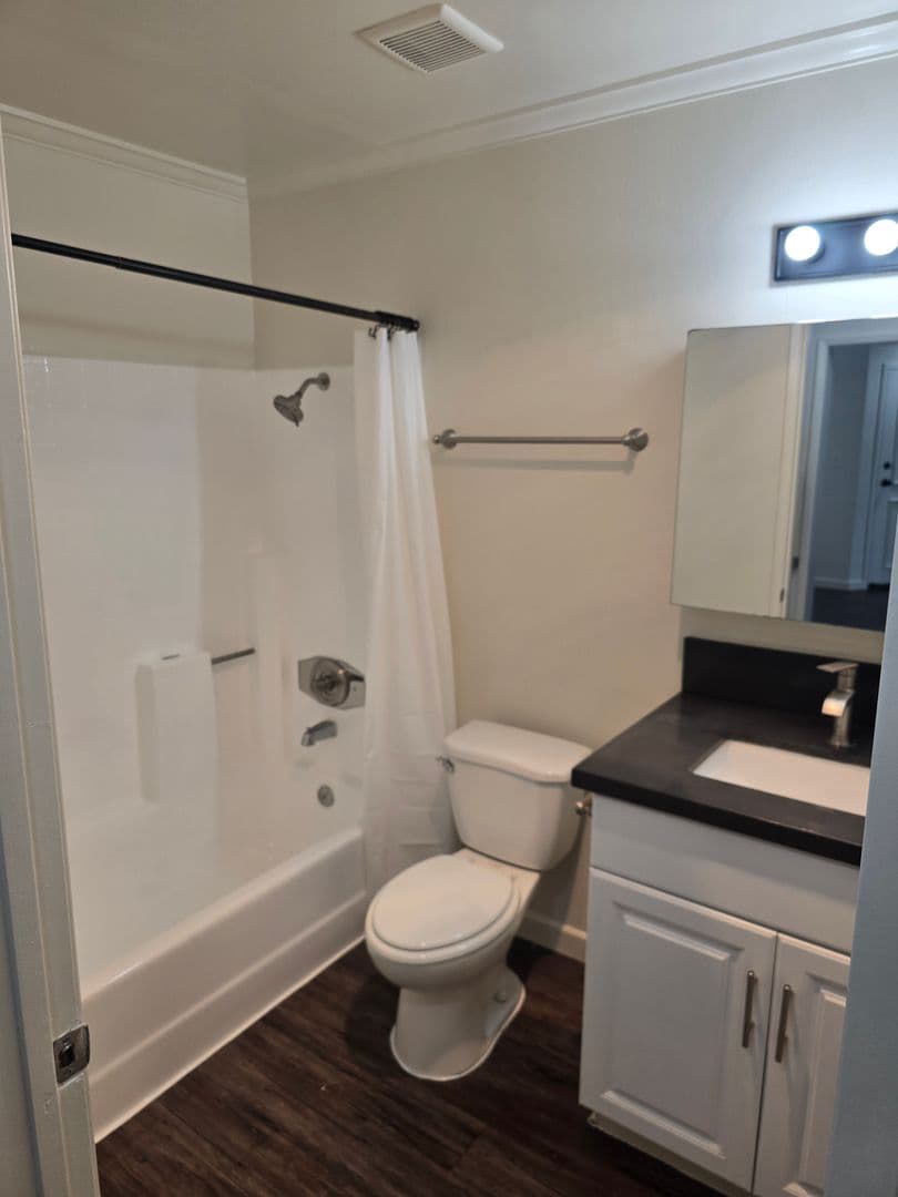 Los Angeles Apartment: 9801 Tabor Street