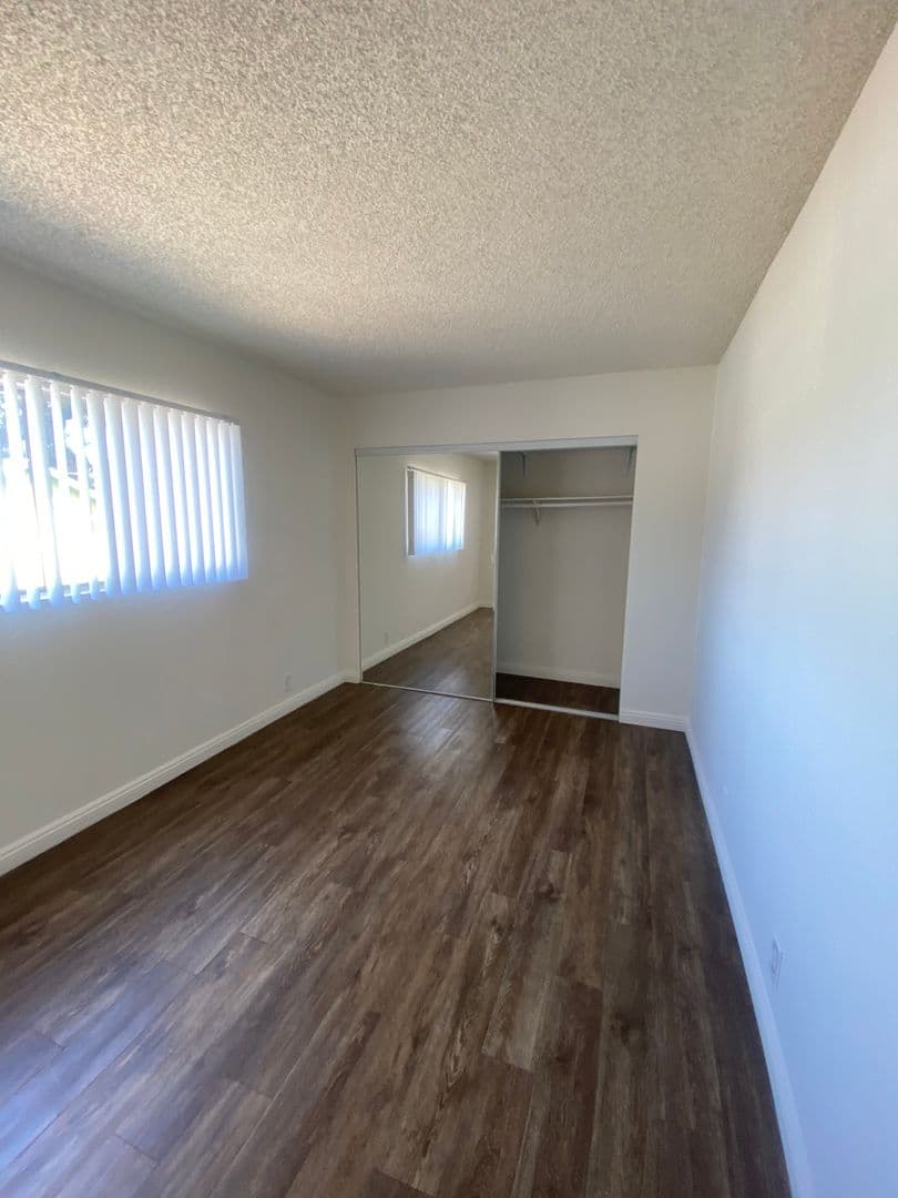 Los Angeles Apartment: 4124 Eagle Rock Blvd