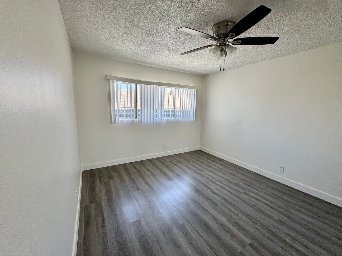 Los Angeles Apartment: 3956 Stevely Ave