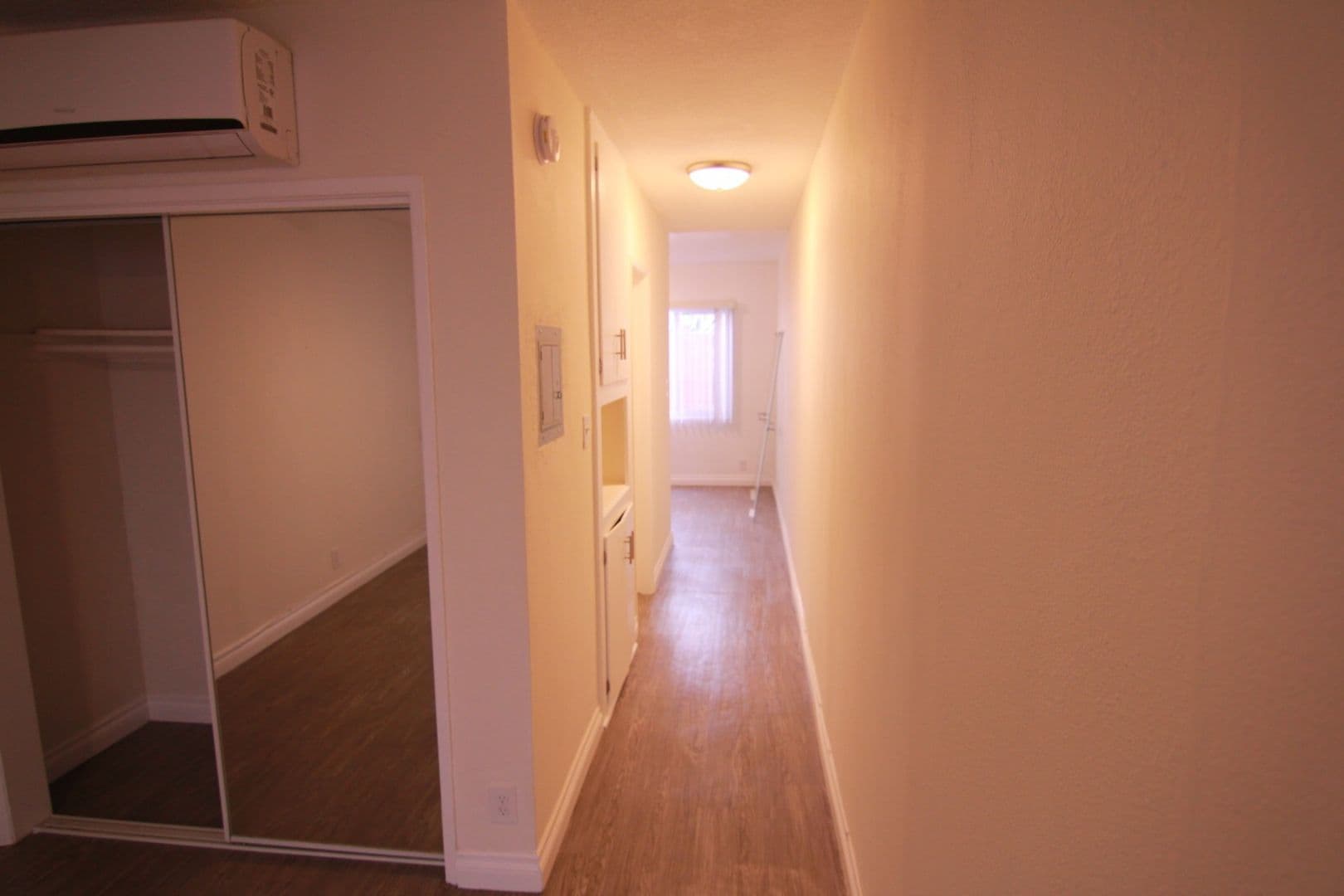 West Hollywood Apartment: 1136 N Ogden Dr
