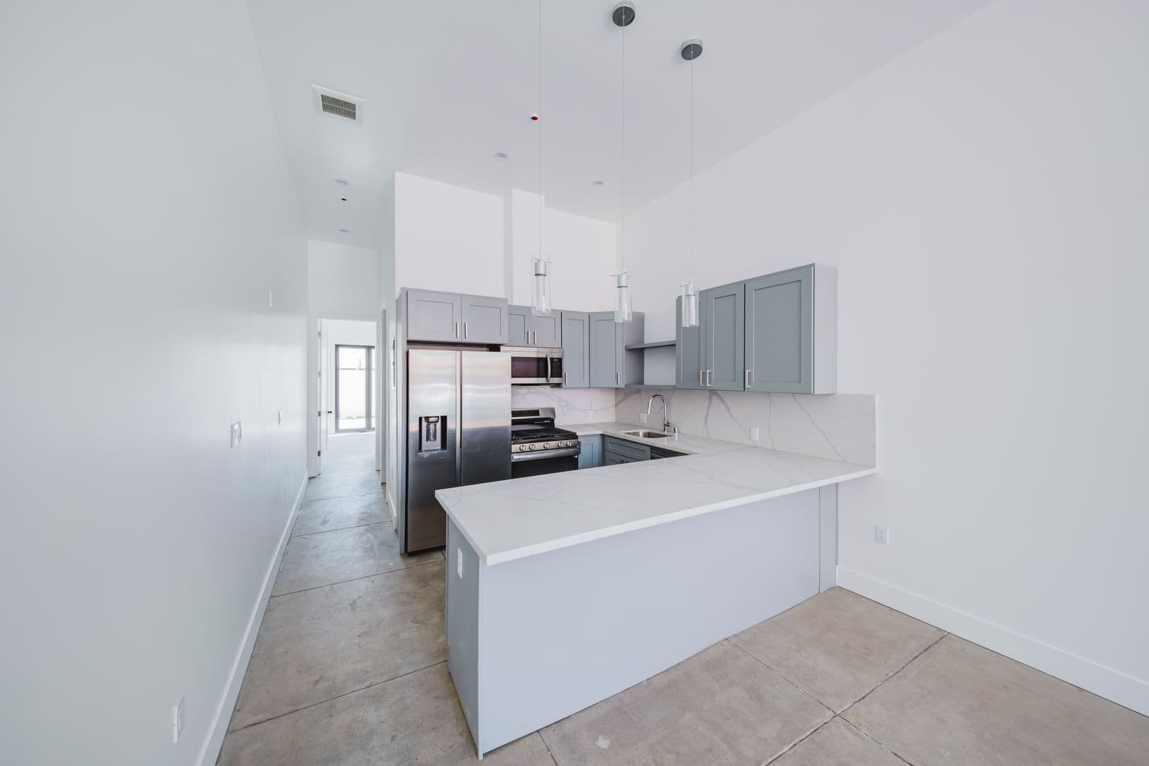 West Hollywood Apartment: 7764, 7766 & 7766 1/2 Santa Monica Blvd