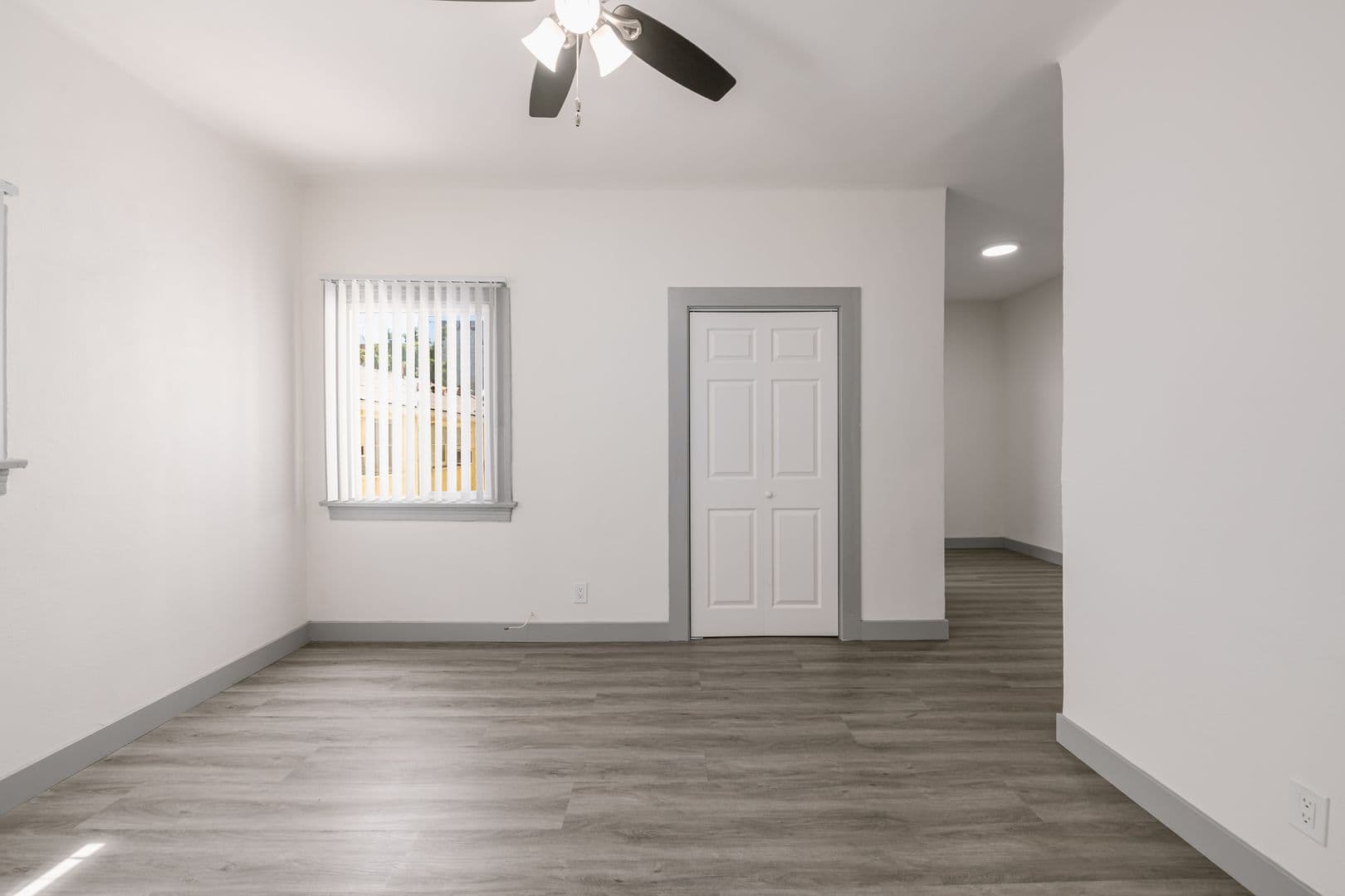 Los Angeles Apartment: 1623 N Mariposa Ave