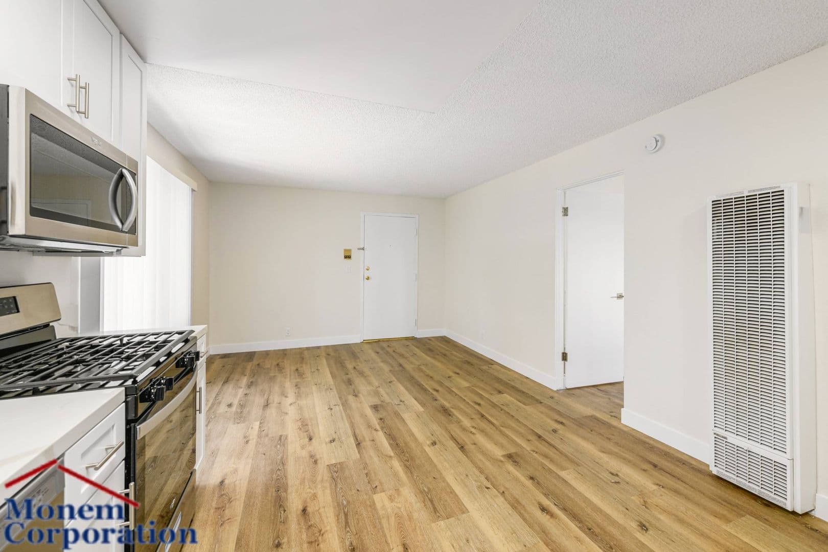 Van Nuys Apartment: 6861 Sepulveda Blvd