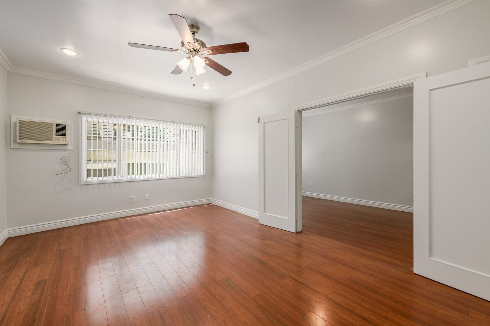 Los Angeles Apartment: 1317 N Bronson Ave