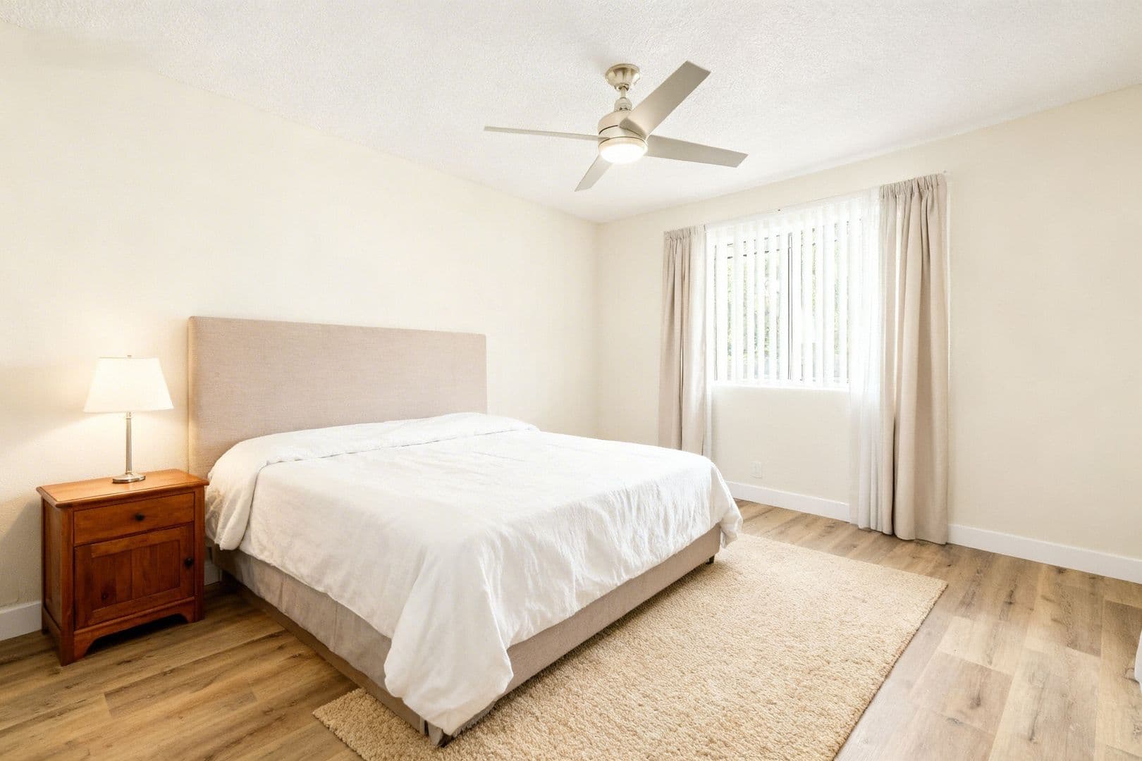 Van Nuys Apartment: 6861 Sepulveda Blvd