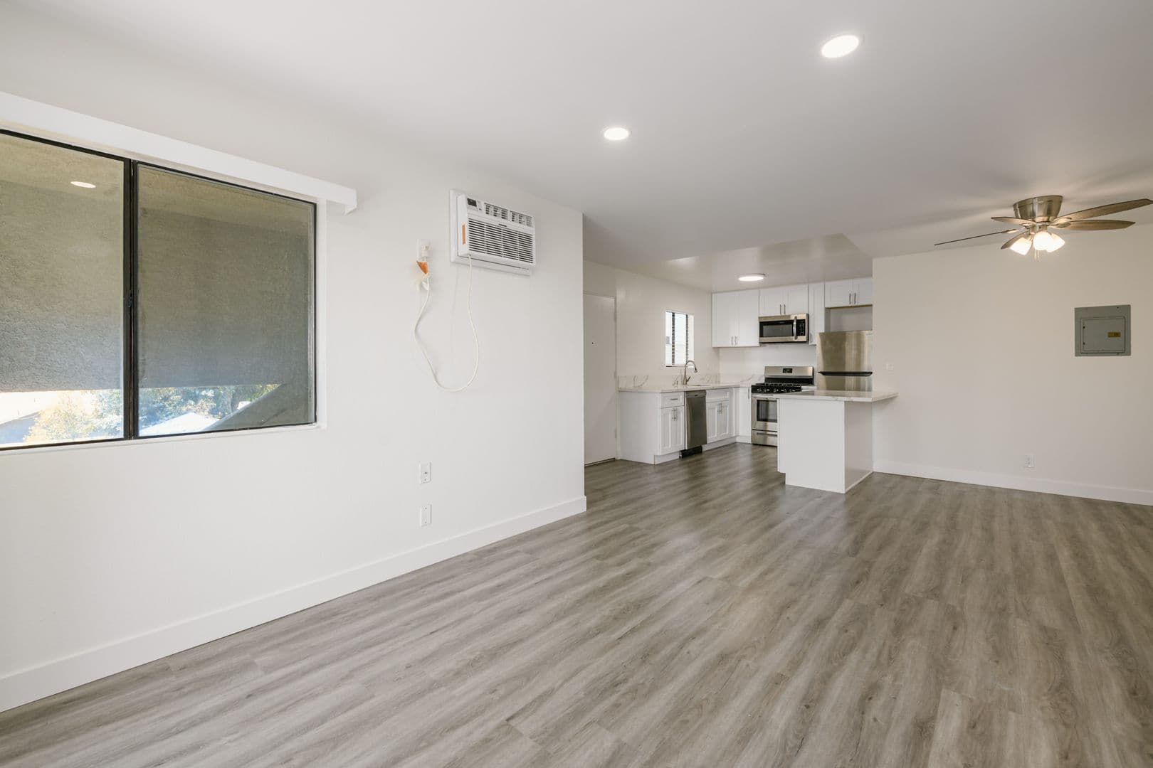 Los Angeles Apartment: 5533 Barton Ave