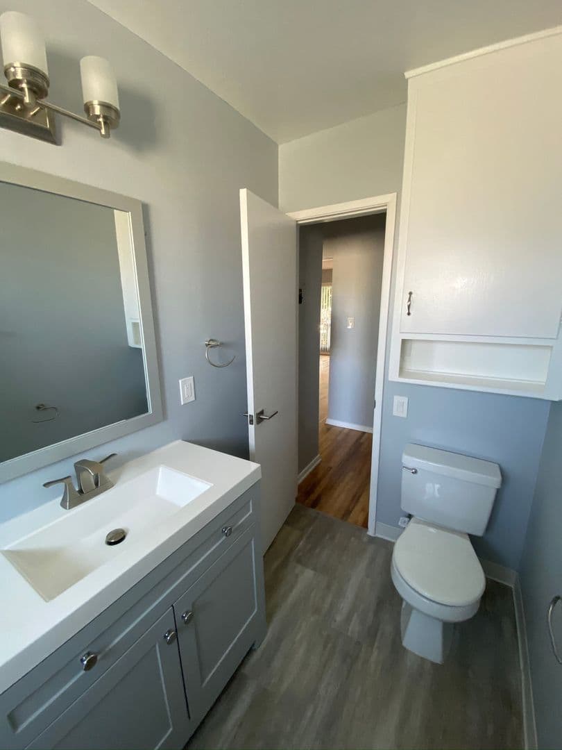 Santa Monica Apartment: 1227 11th Street
