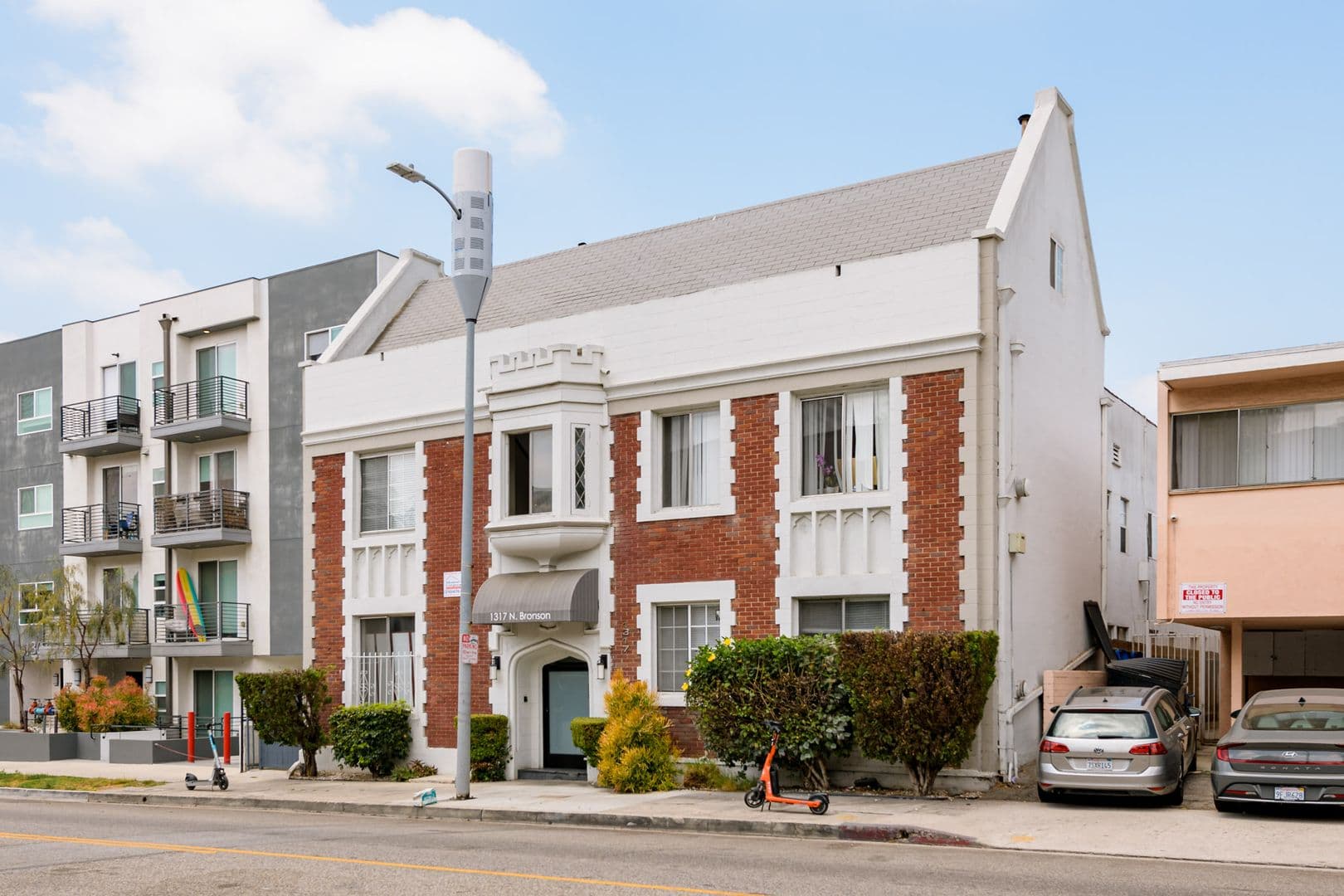 Los Angeles Apartment: 1317 N Bronson Ave