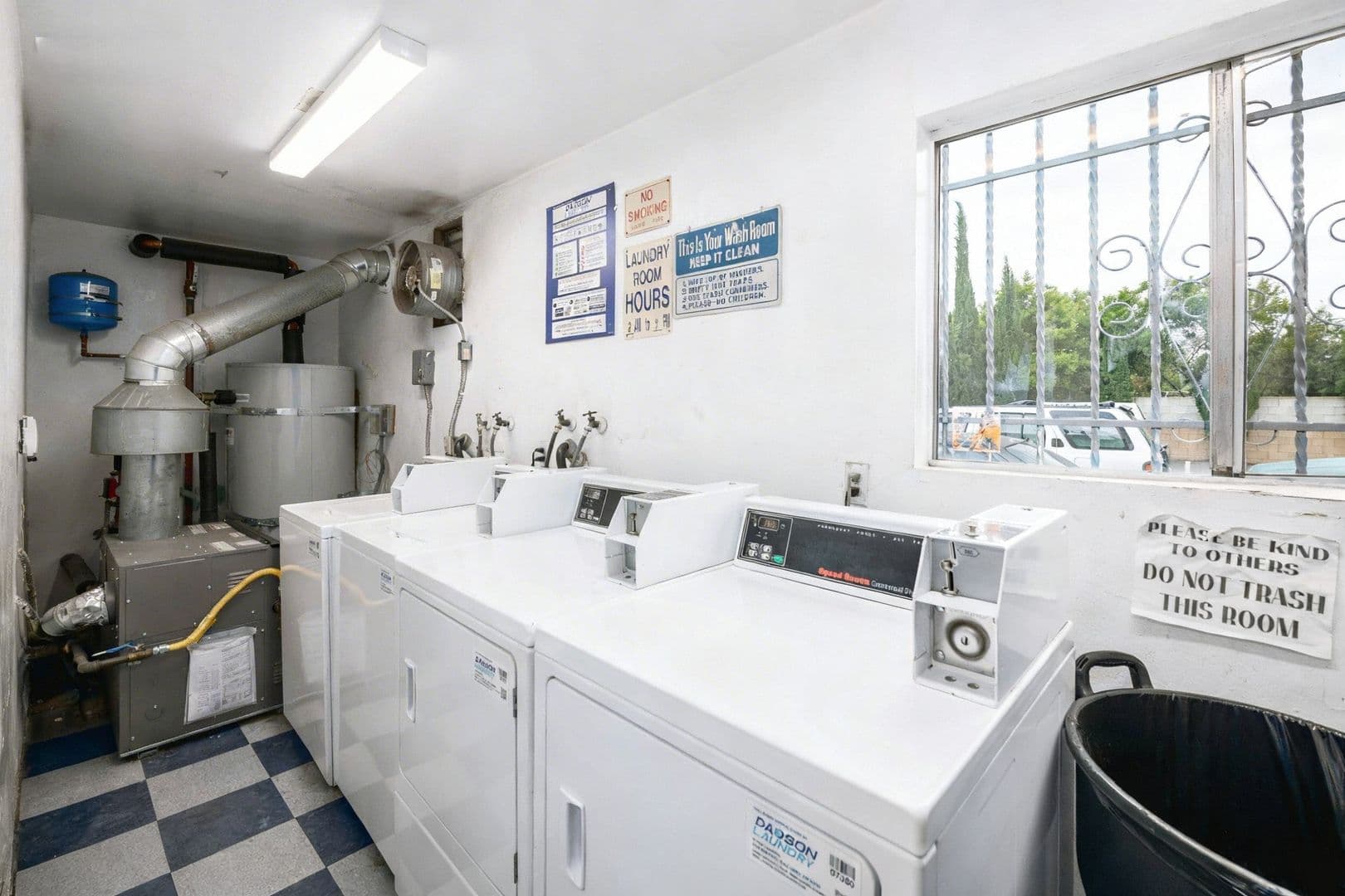 Van Nuys Apartment: 6861 Sepulveda Blvd